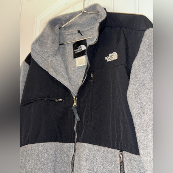 The North Face Men's Black and Gray Performance Jacket - Picture 13 of 15